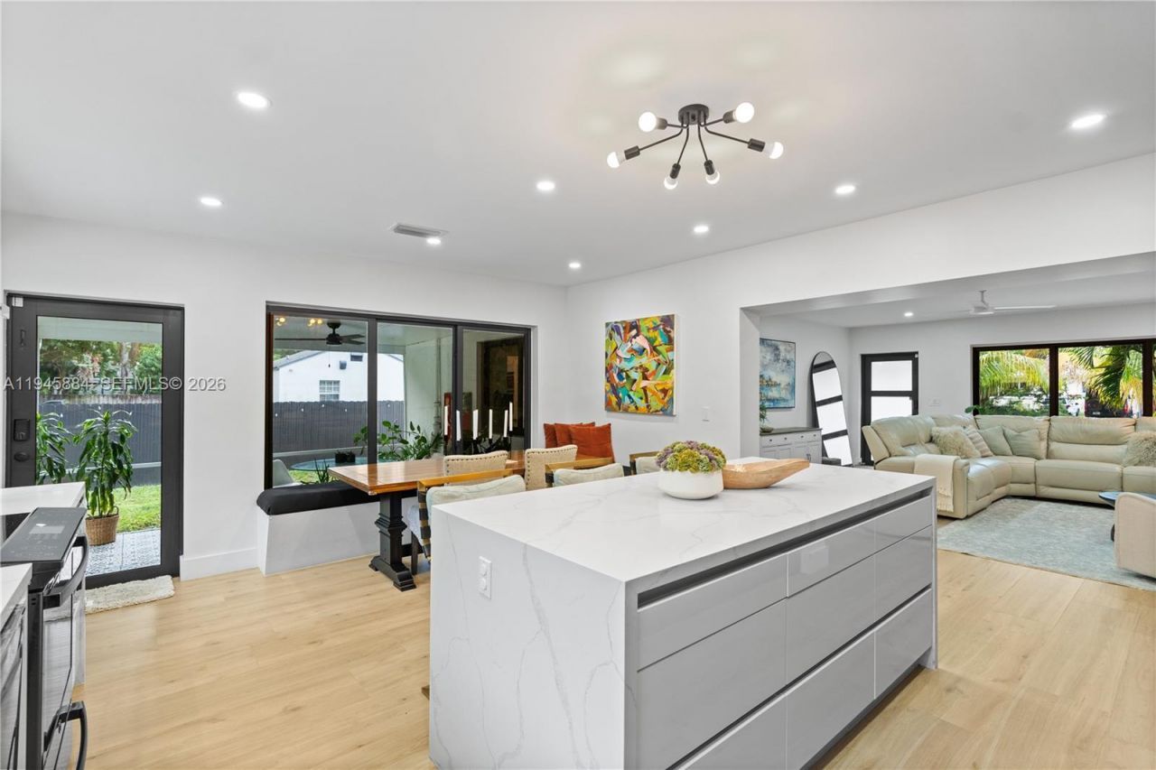 1106 NE 119th St, Biscayne Park, FL 33161 Photo