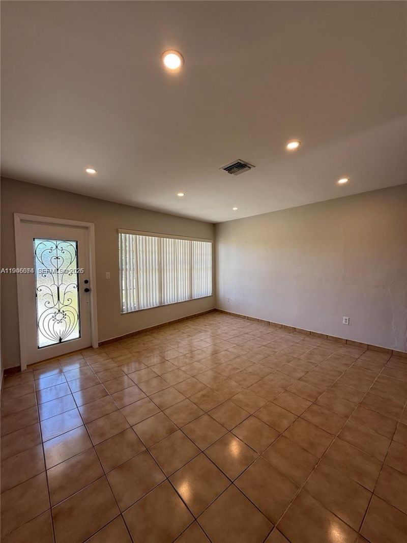 11325 NW 59th Ct, Hialeah, FL 33012 Photo