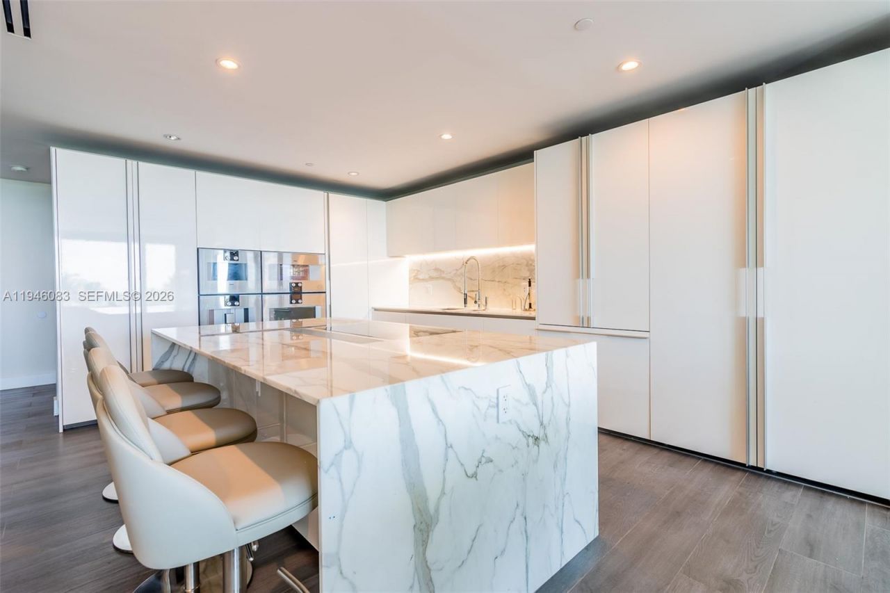 10203 Collins Ave , Unit 302, Bal Harbour, FL 33154 Photo