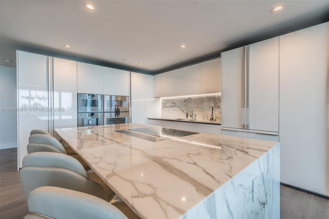 10203 Collins Ave , Unit 302, Bal Harbour, FL 33154 Photo