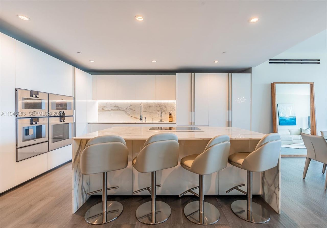 10203 Collins Ave , Unit 302, Bal Harbour, FL 33154 Photo