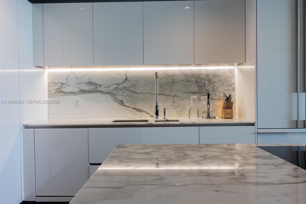 10203 Collins Ave , Unit 302, Bal Harbour, FL 33154 Photo