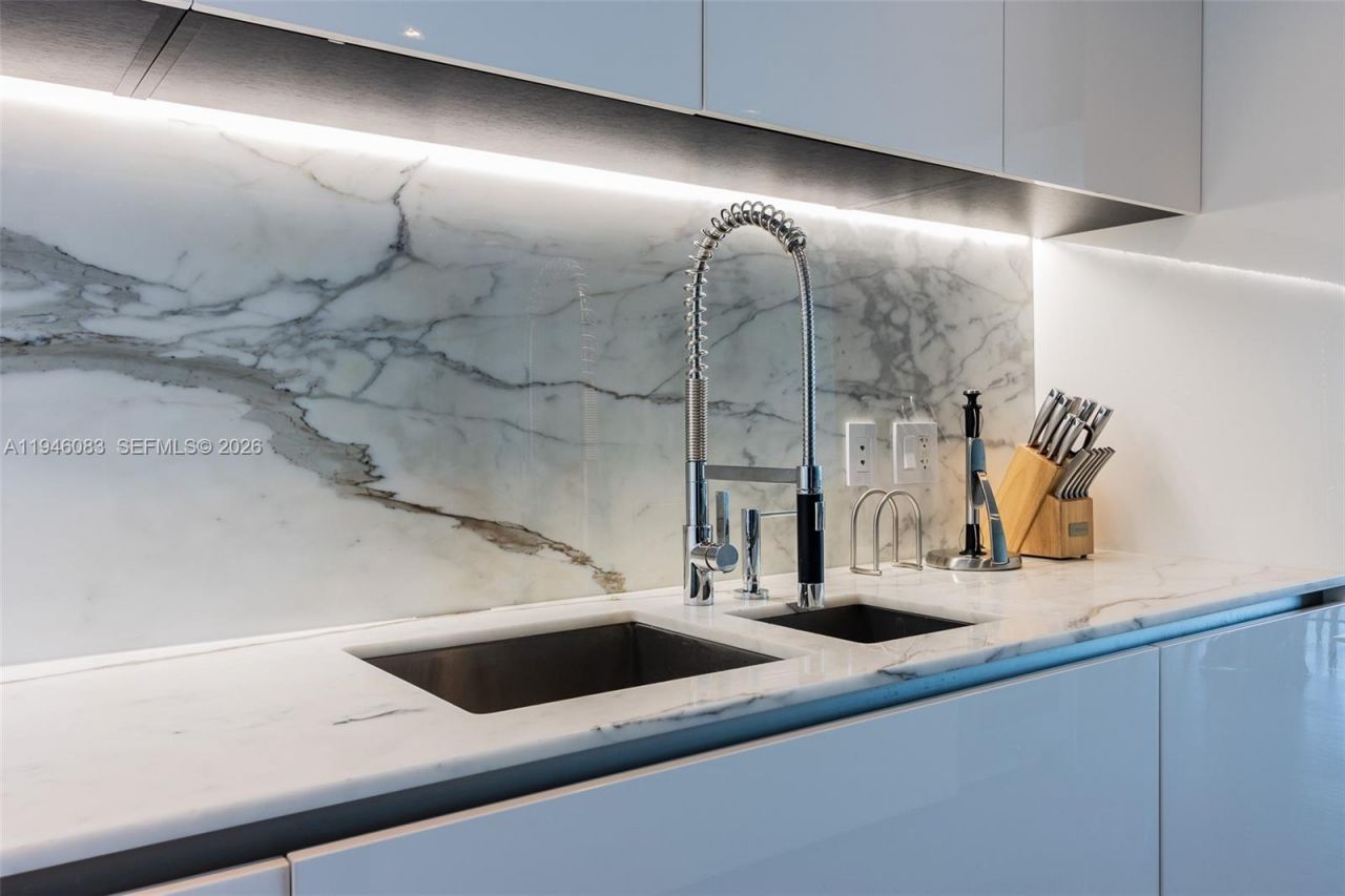 10203 Collins Ave , Unit 302, Bal Harbour, FL 33154 Photo