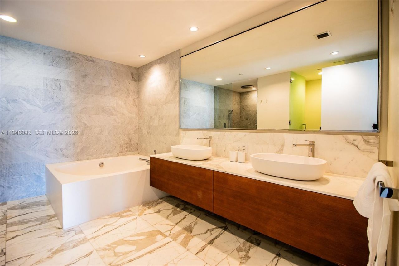 10203 Collins Ave , Unit 302, Bal Harbour, FL 33154 Photo