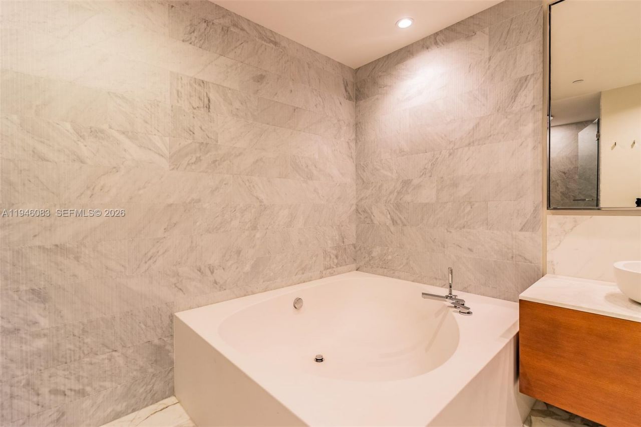 10203 Collins Ave , Unit 302, Bal Harbour, FL 33154 Photo