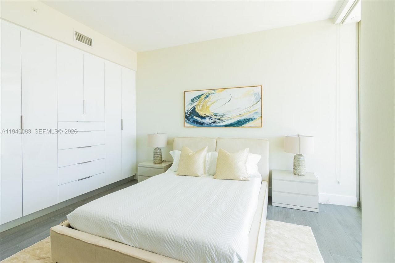 10203 Collins Ave , Unit 302, Bal Harbour, FL 33154 Photo