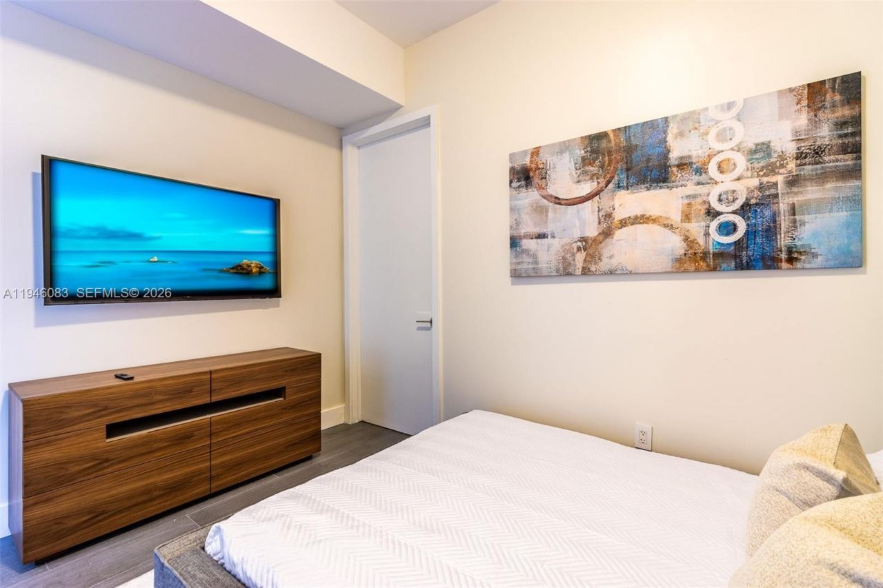 10203 Collins Ave , Unit 302, Bal Harbour, FL 33154 Photo