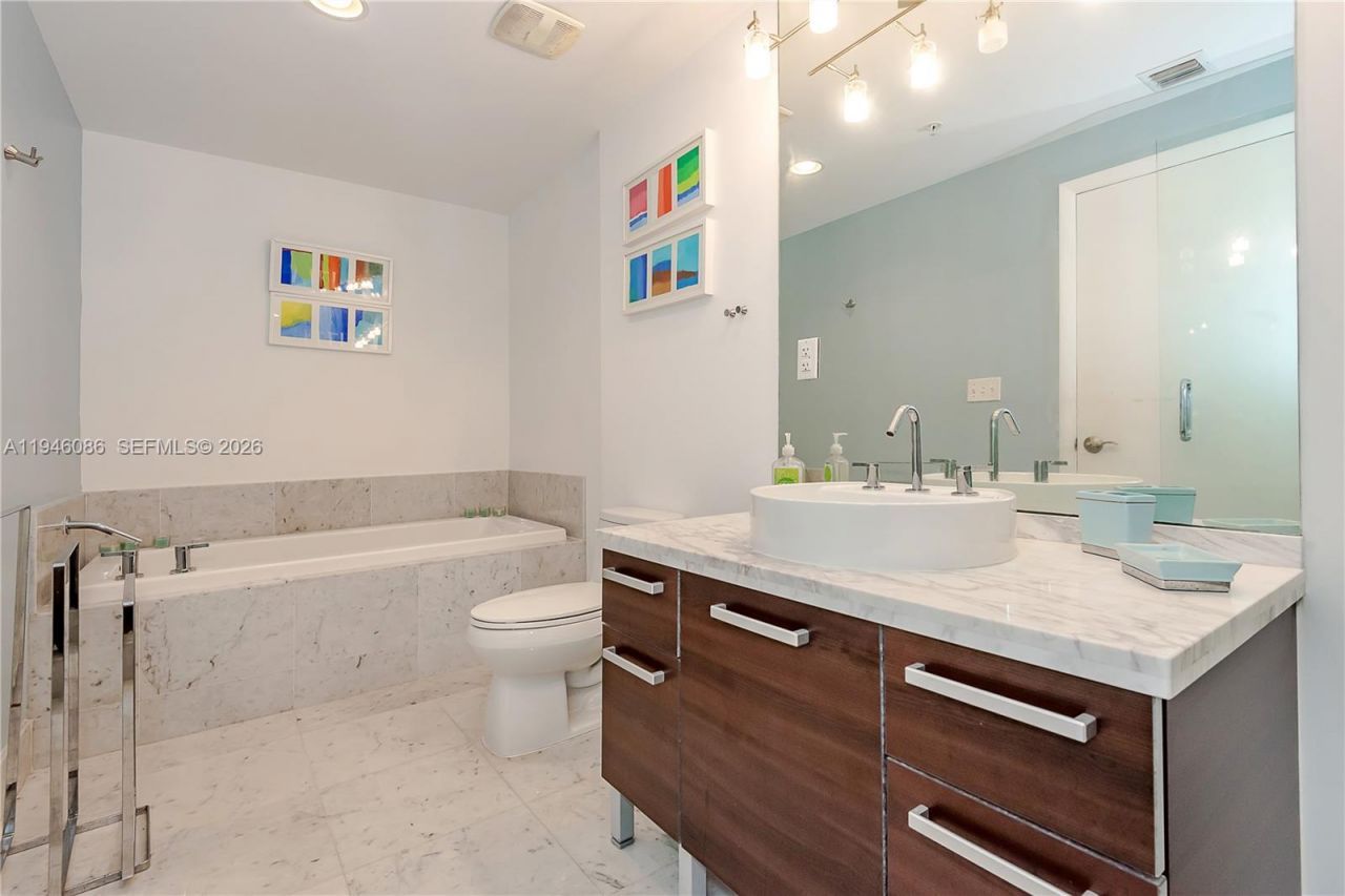 253 NE 2nd St, Unit 907, Miami, FL 33132 Photo