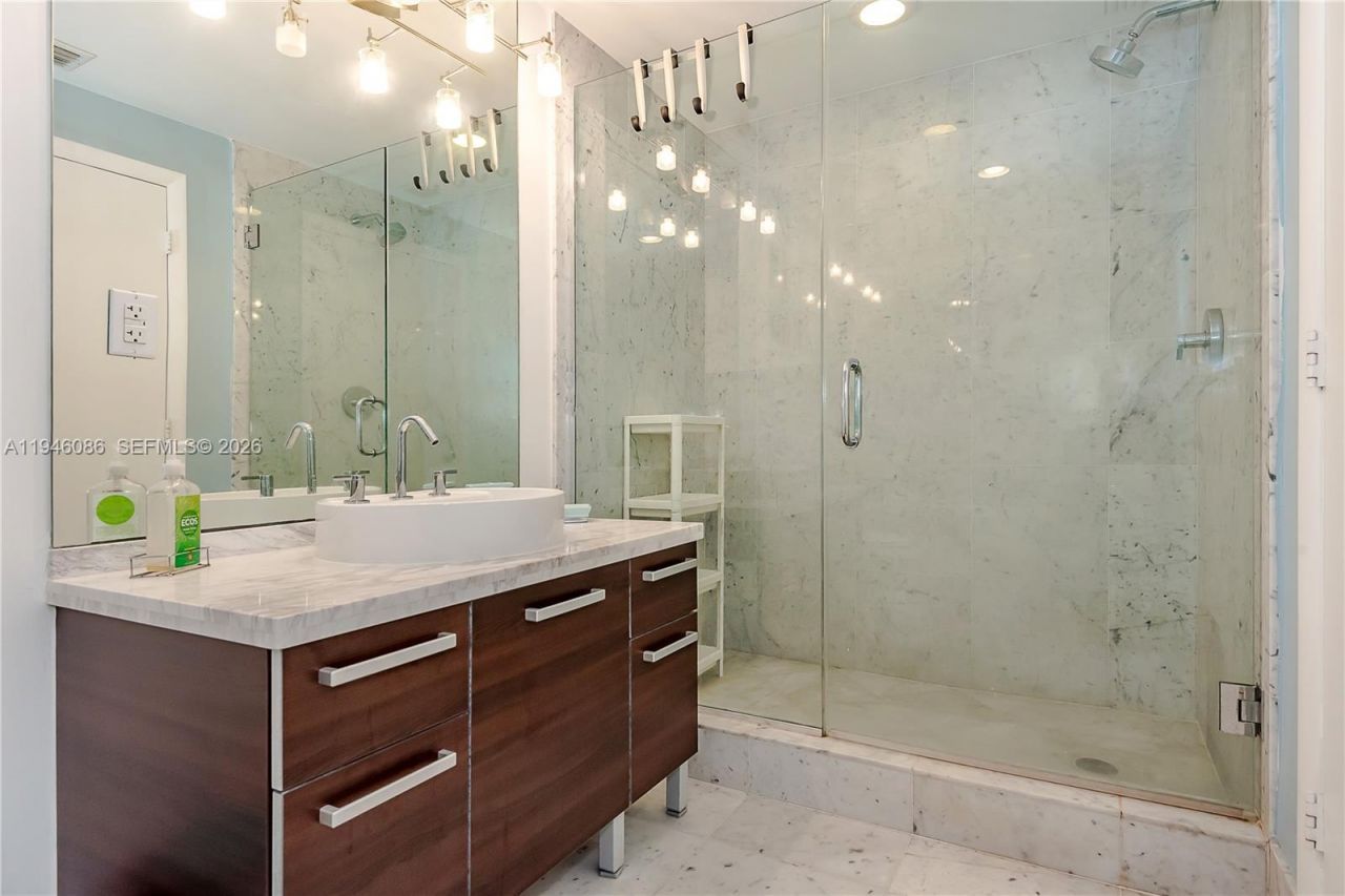 253 NE 2nd St, Unit 907, Miami, FL 33132 Photo