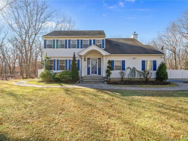 194 Miller Place Road, Miller Place, NY 11764