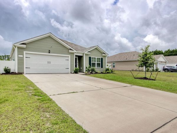 211 Seasons Trace Loop, Longs, SC 29568