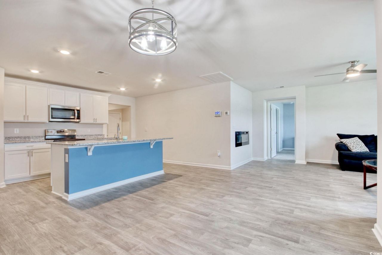 211 Seasons Trace Loop Photo 13