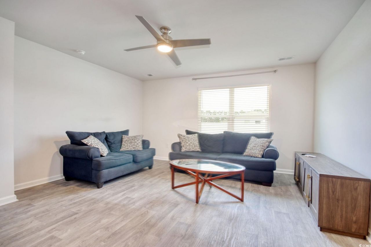 211 Seasons Trace Loop Photo 18