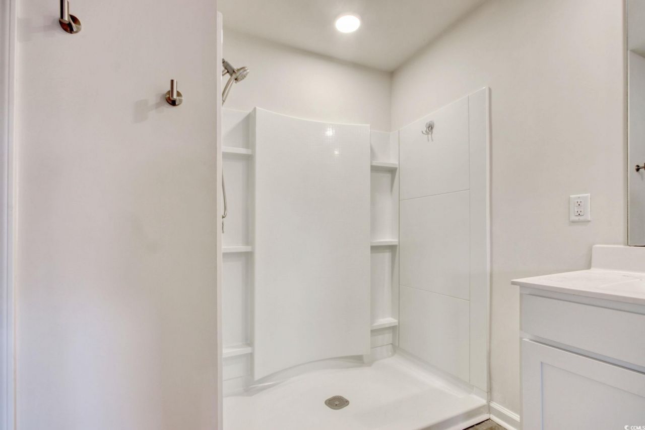 211 Seasons Trace Loop Photo 24