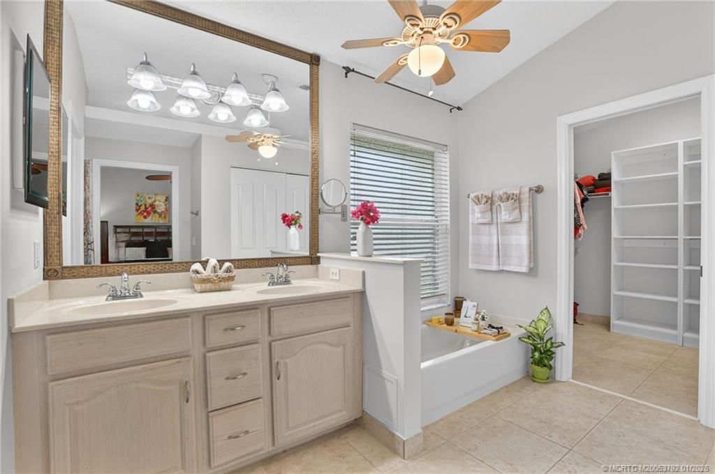 9275 SE Mercury Street, Hobe Sound, FL 33455 Photo