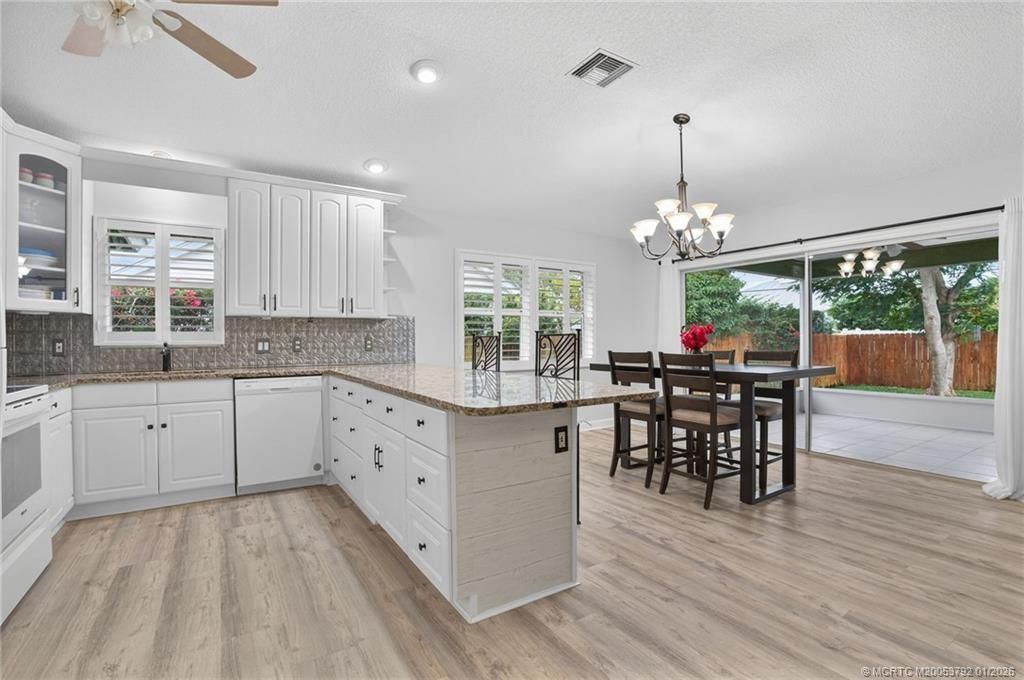 9275 SE Mercury Street, Hobe Sound, FL 33455 Photo