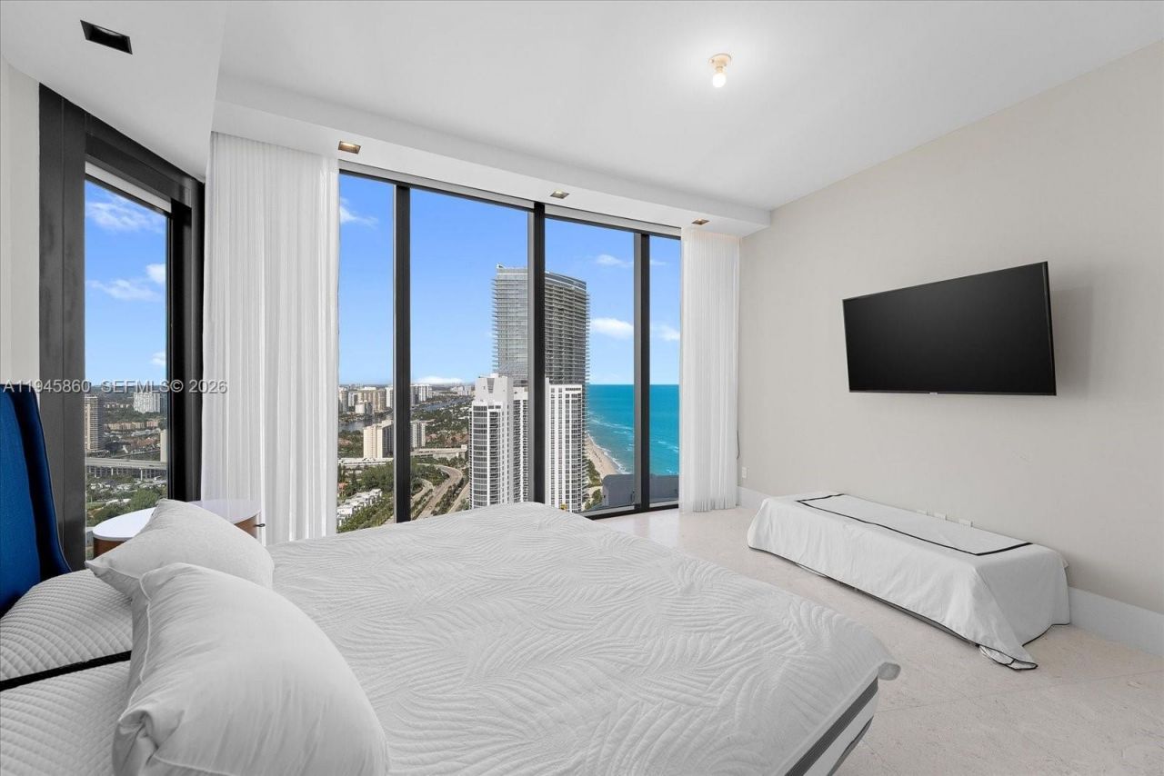 18555 Collins Ave, Unit 3405, Sunny Isles Beach, FL 33160 Photo