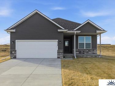 9710 N 167th Avenue Circle, Bennington, NE 68007