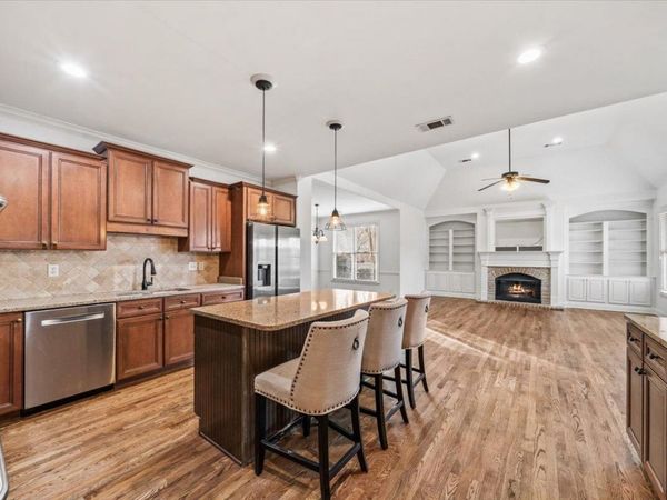 1581 BRACKENSHIRE LN, Collierville, TN 38017