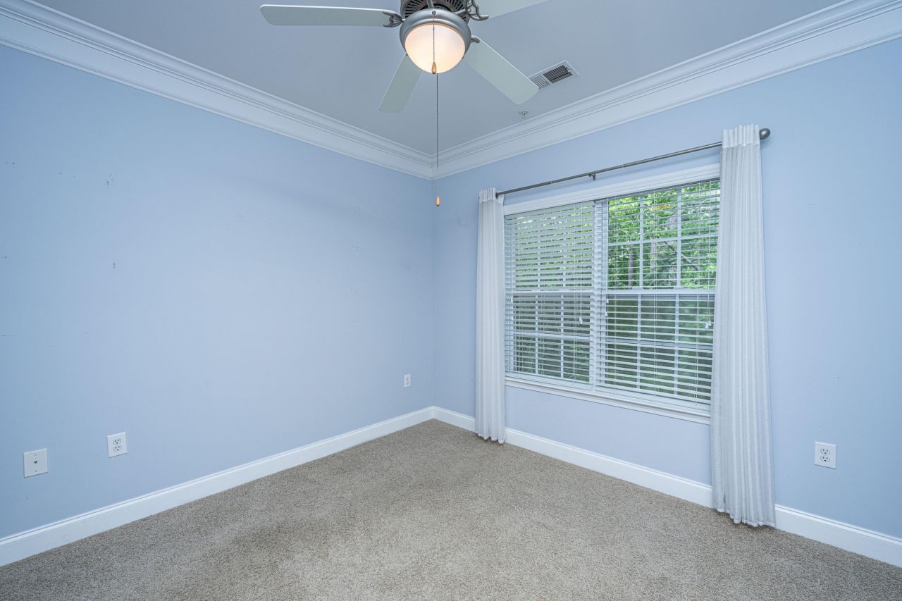 1319 Basildon Road Photo 17