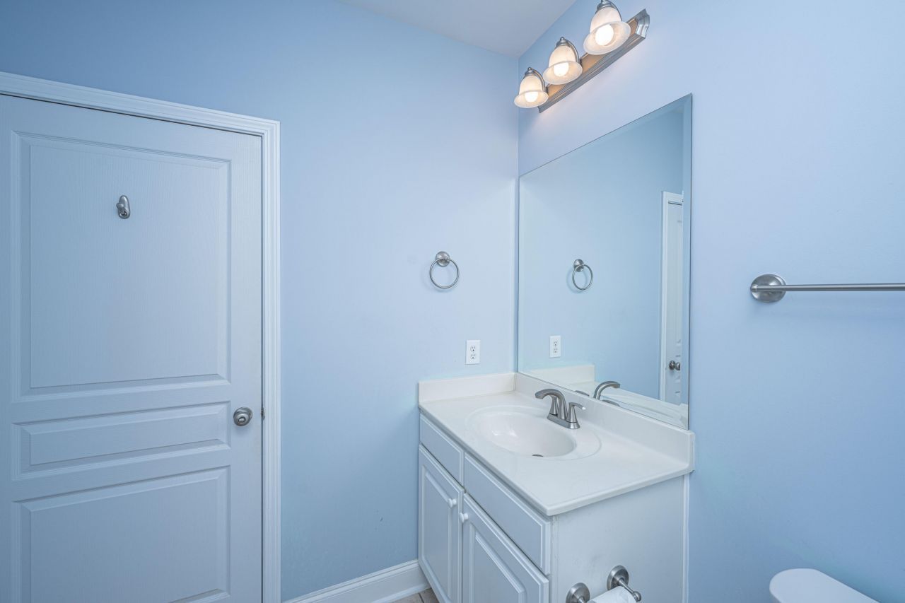 1319 Basildon Road Photo 18