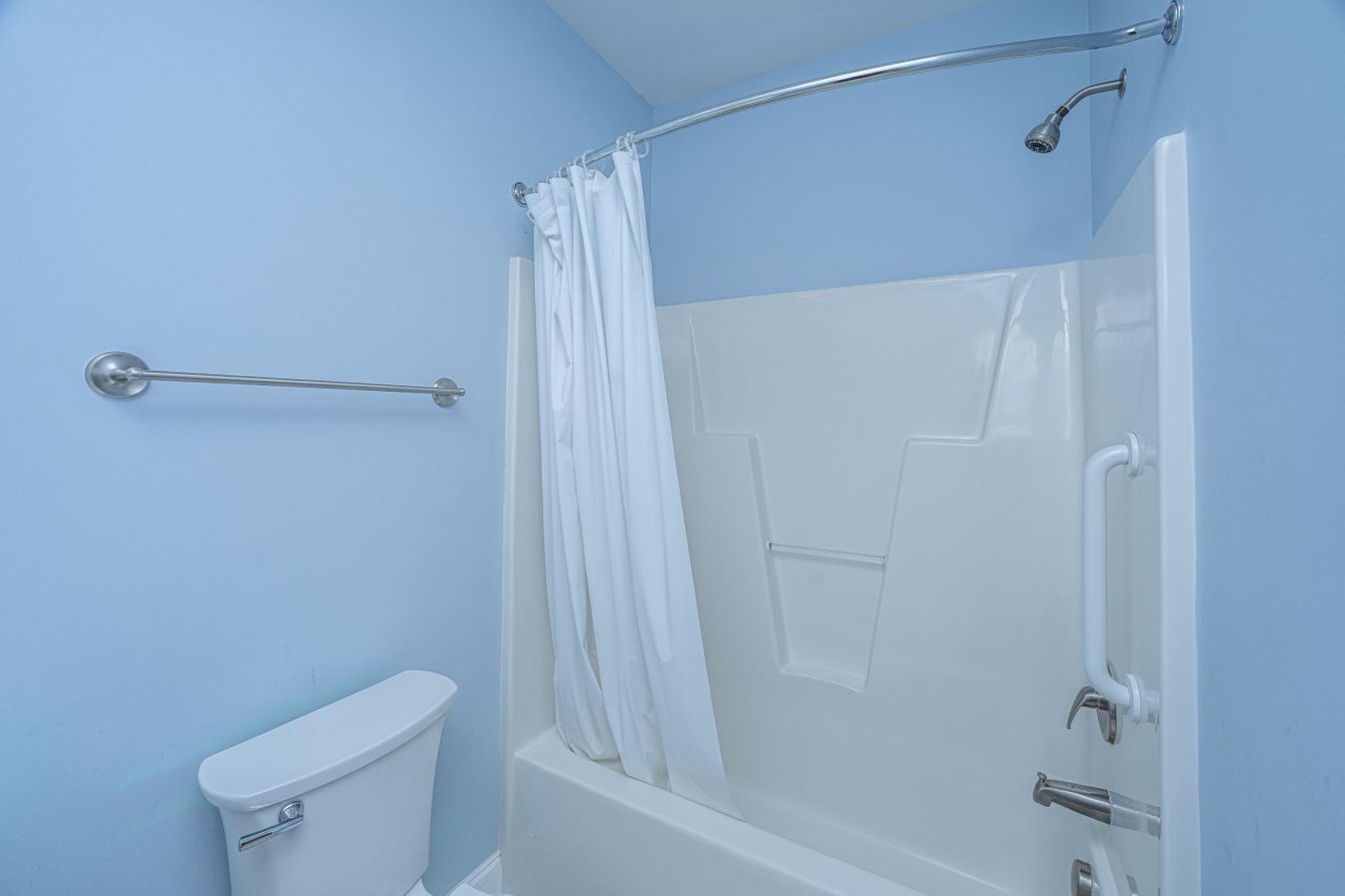 1319 Basildon Road Photo 19