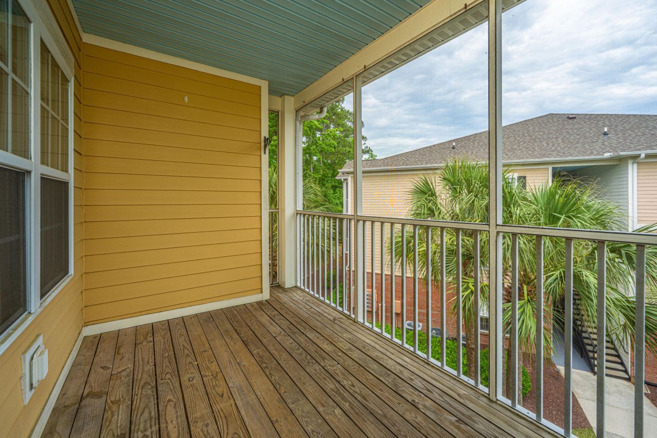 1319 Basildon Road Photo 25