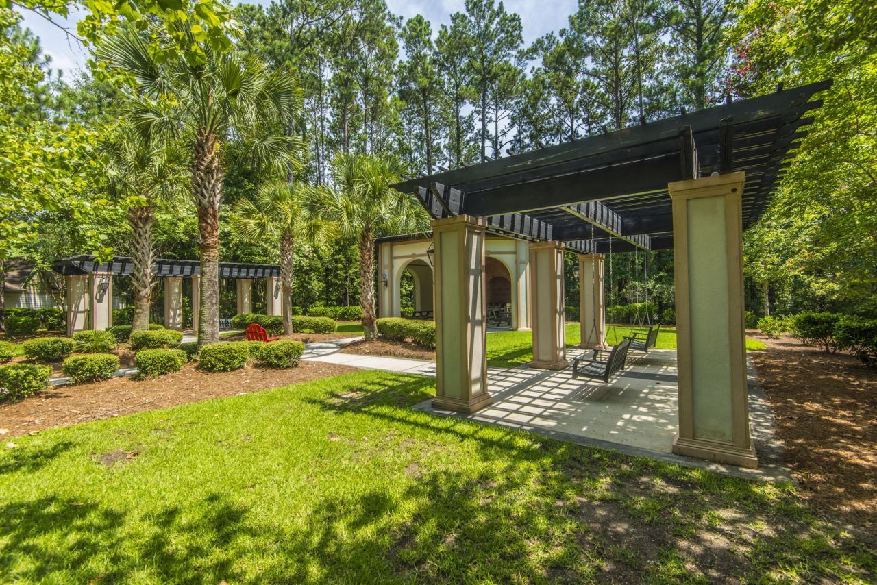 1319 Basildon Road Photo 27