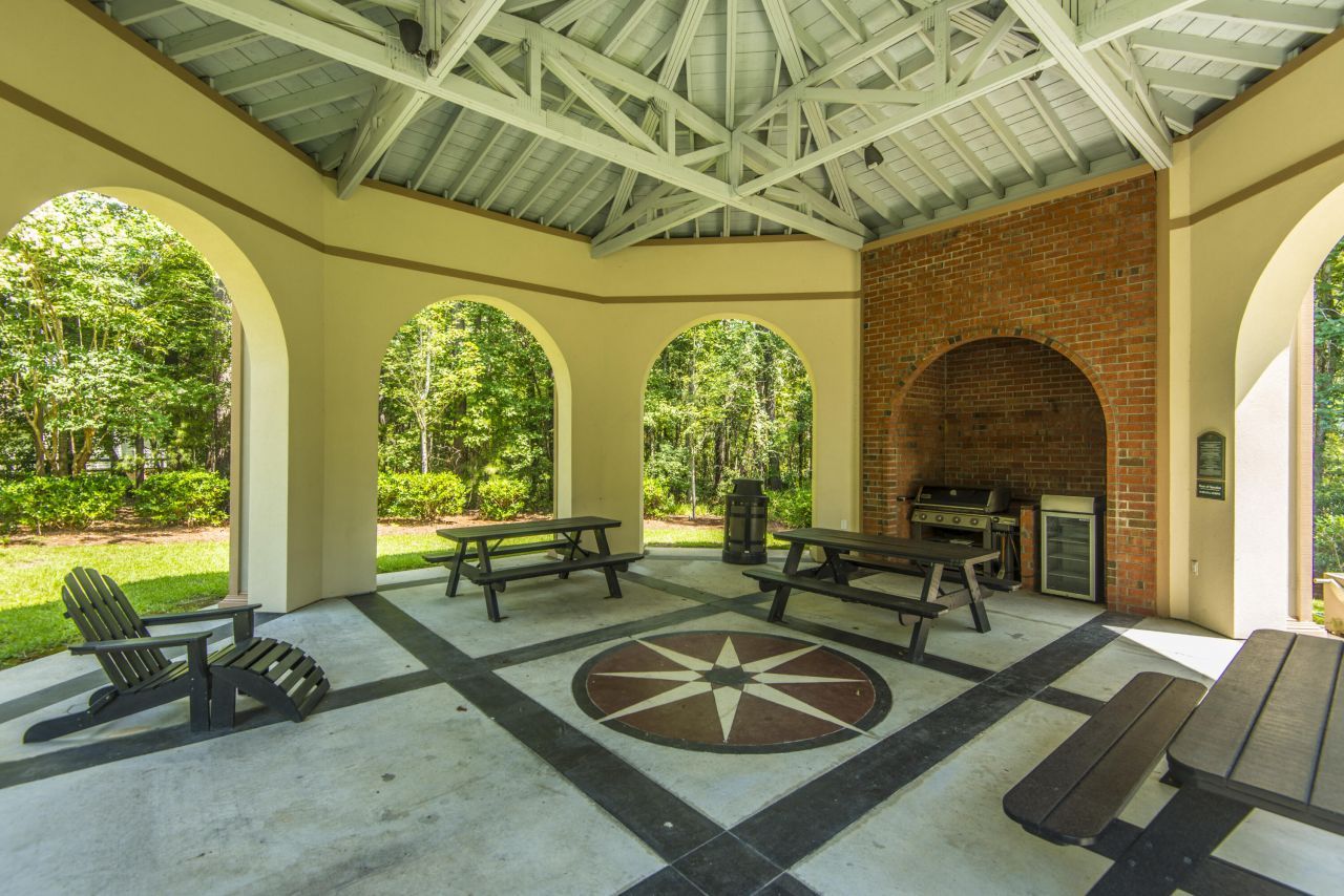 1319 Basildon Road Photo 29