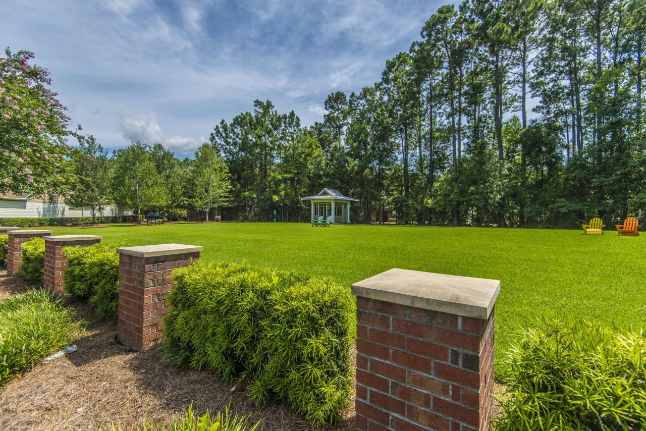 1319 Basildon Road Photo 31