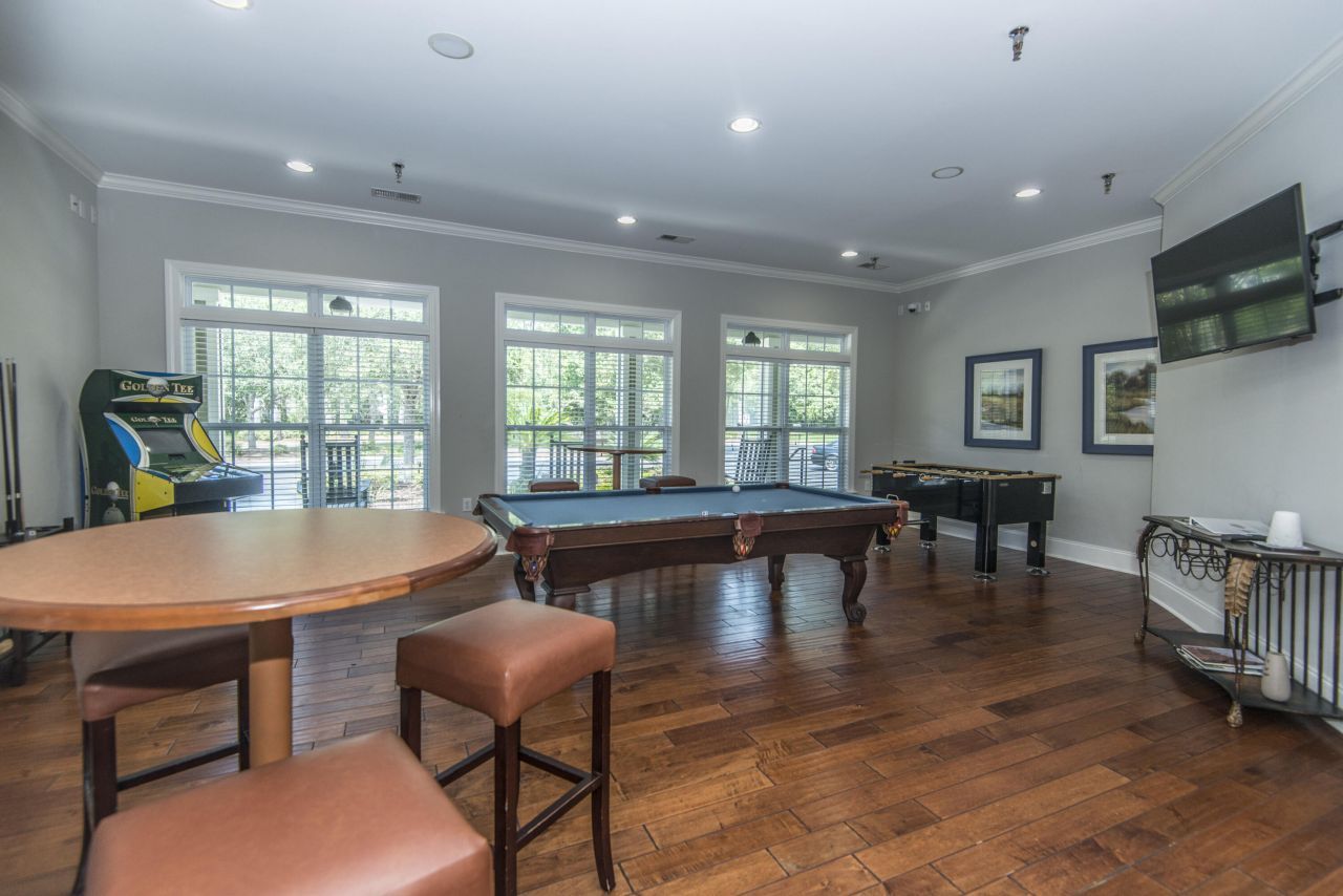 1319 Basildon Road Photo 37