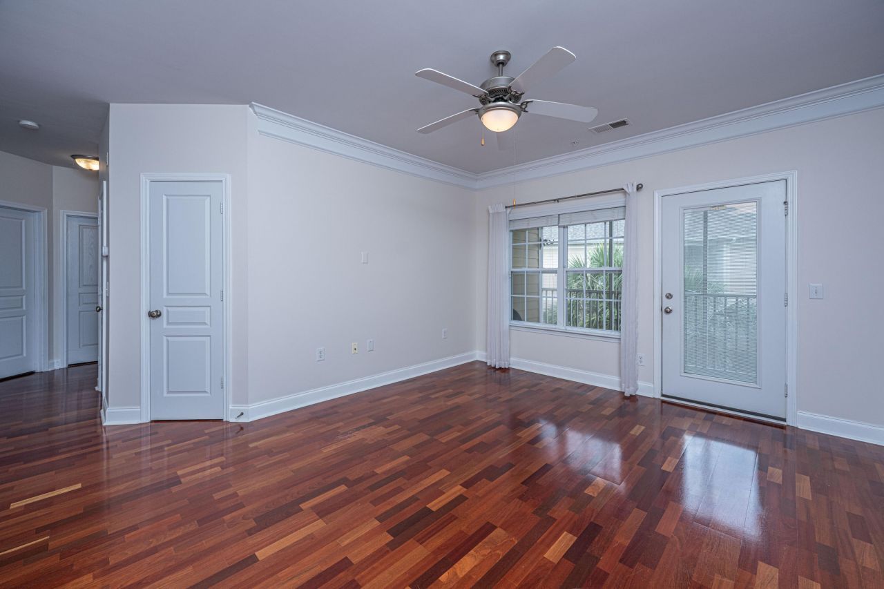 1319 Basildon Road Photo 4