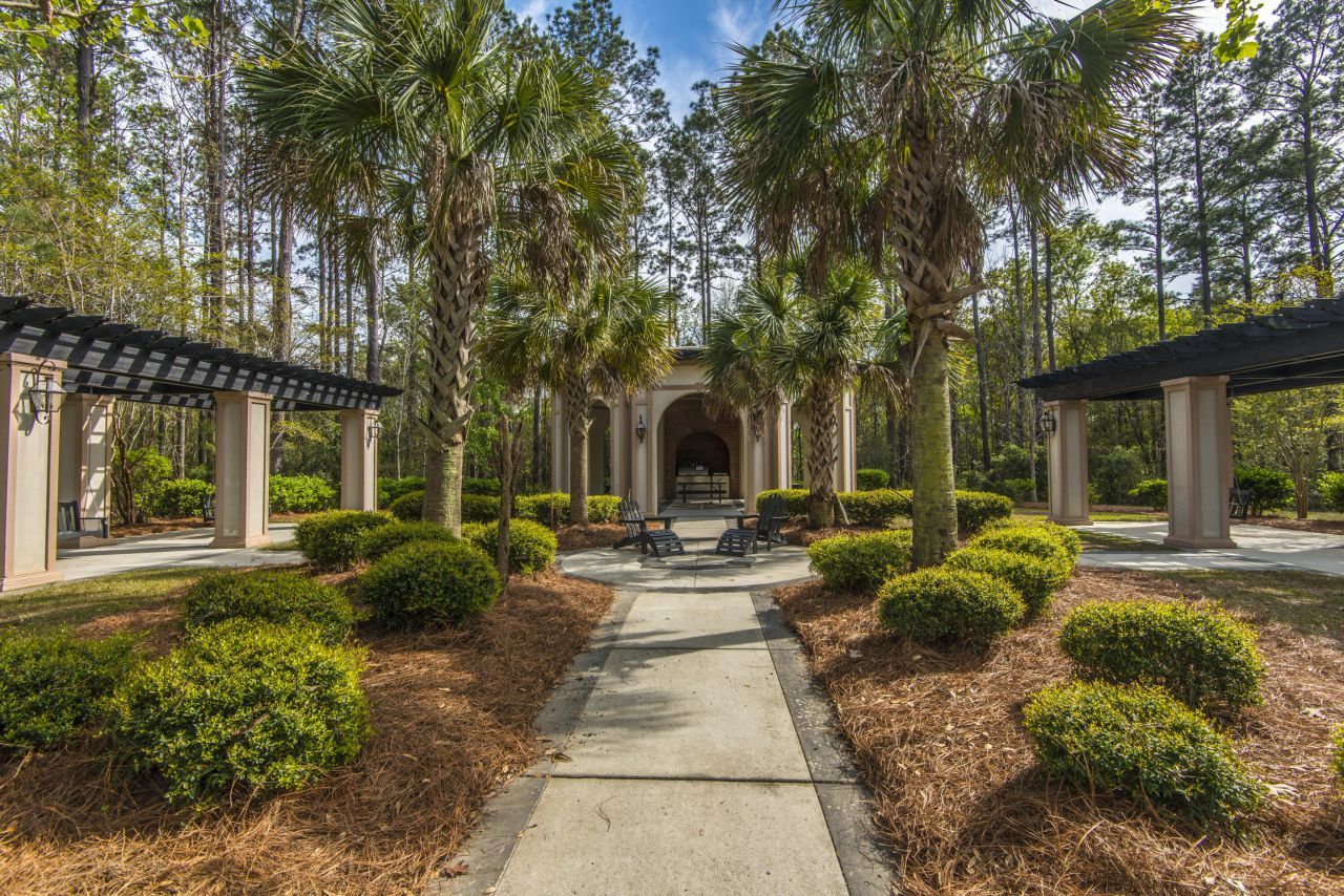 1319 Basildon Road Photo 48