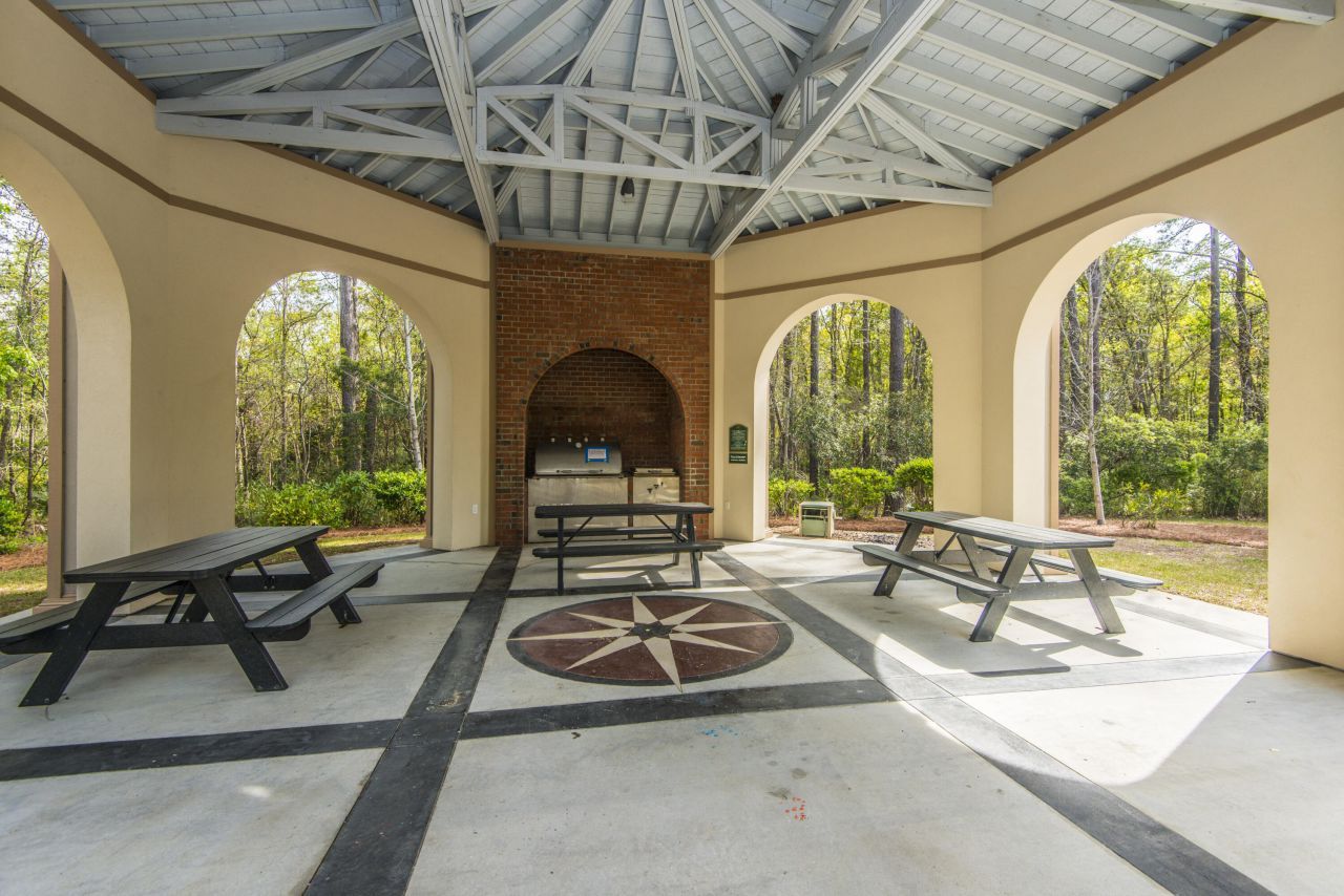 1319 Basildon Road Photo 50