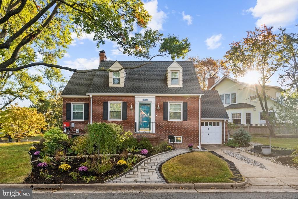 715 W View Terrace, Alexandria, VA 22301 Main Photo