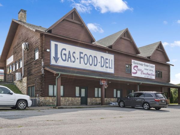 103 S Brookside Drive, Saddlebrooke, MO 65630