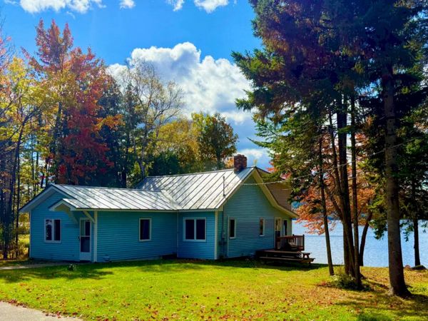 15 Lake Street, Jackman, ME 04945