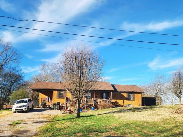 2318 Huckaby Rd, Columbia, TN 38401