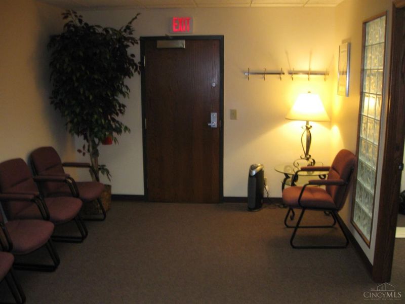 7655 Five Mile Road, Unit 115, Anderson Twp, OH 45230 Photo 4