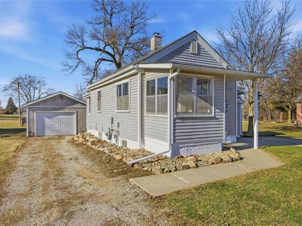 203 Center Avenue, Urbana, IA 52345