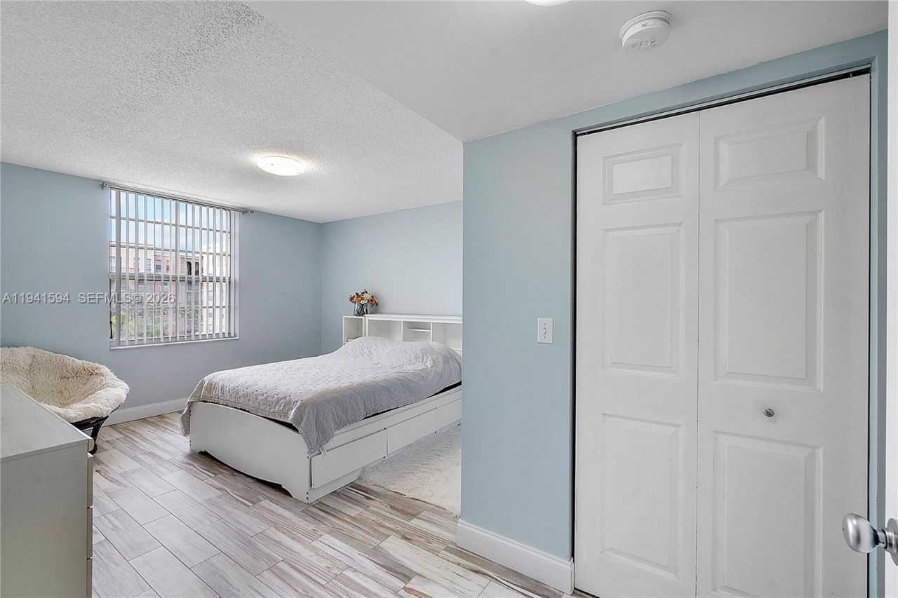 520 SE 5th Ave , Unit 2512, Fort Lauderdale, FL 33301 Photo