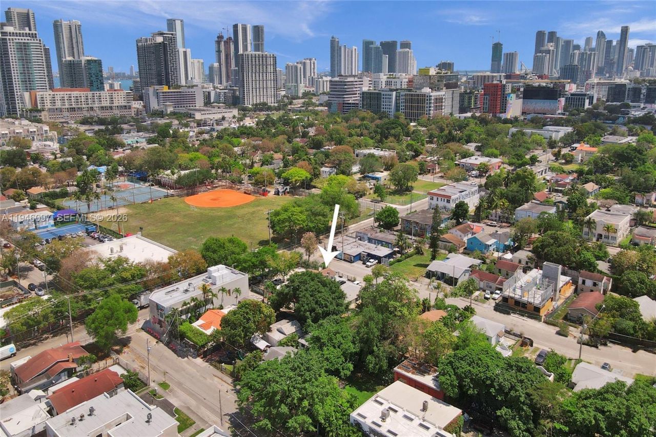 213 NW 34th Ter , Miami, FL 33127 Photo