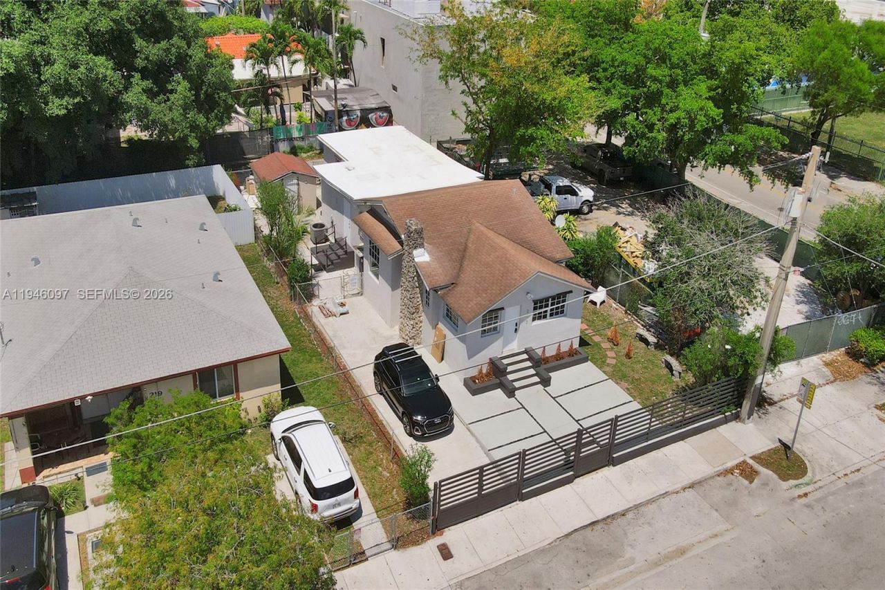 213 NW 34th Ter , Miami, FL 33127 Photo