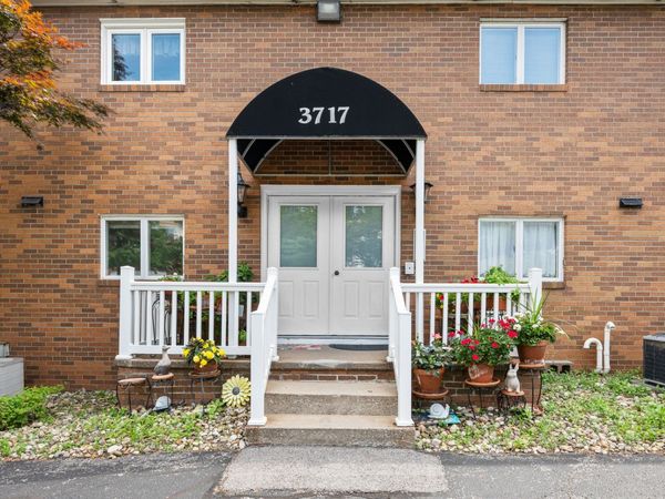 3717 35th Street, Unit 1, Moline, IL 61265