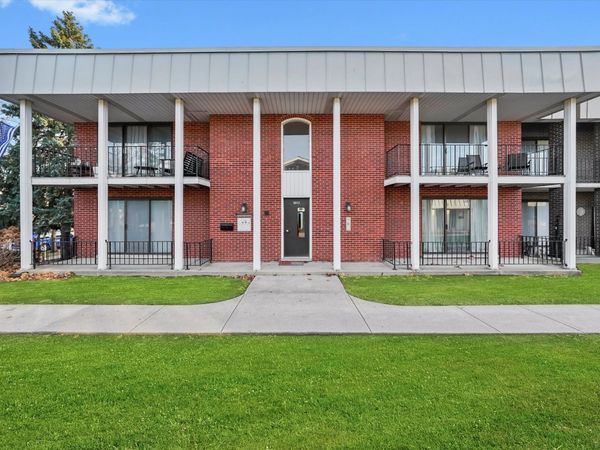 9812 S Karlov Avenue, Unit 4D, Oak Lawn, IL 60453
