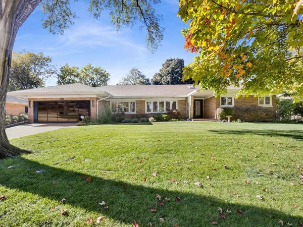 6444 N Knox Avenue, Lincolnwood, IL 60712