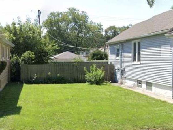1113 W 123rd Street, Calumet Park, IL 60827