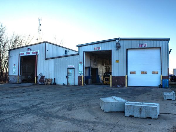 2243 Lincoln Way, Clinton, IA 52732