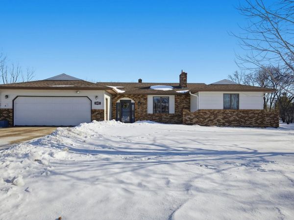 5422 35th Street S, Fargo, ND 58104