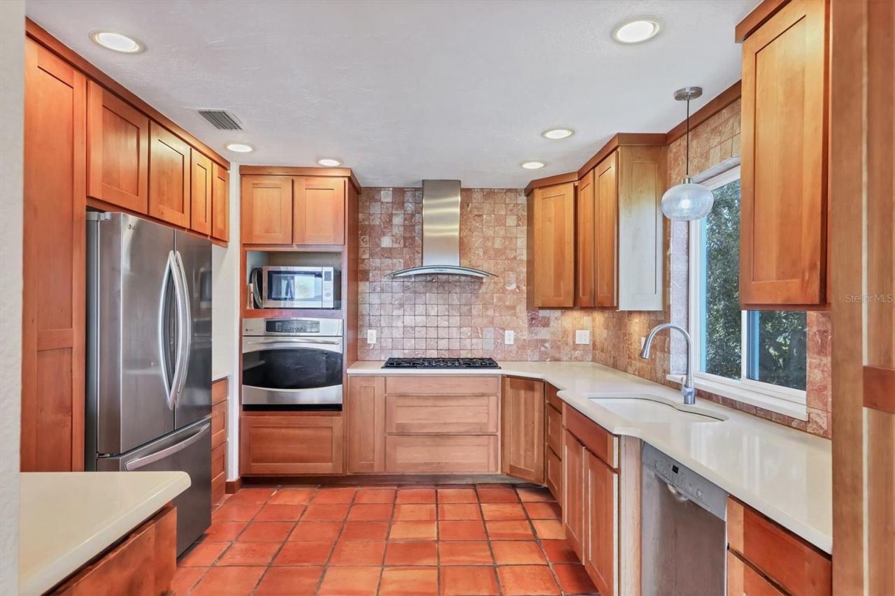 3601 Coquina Key Drive Se, Saint Petersburg, FL 33705 Photo